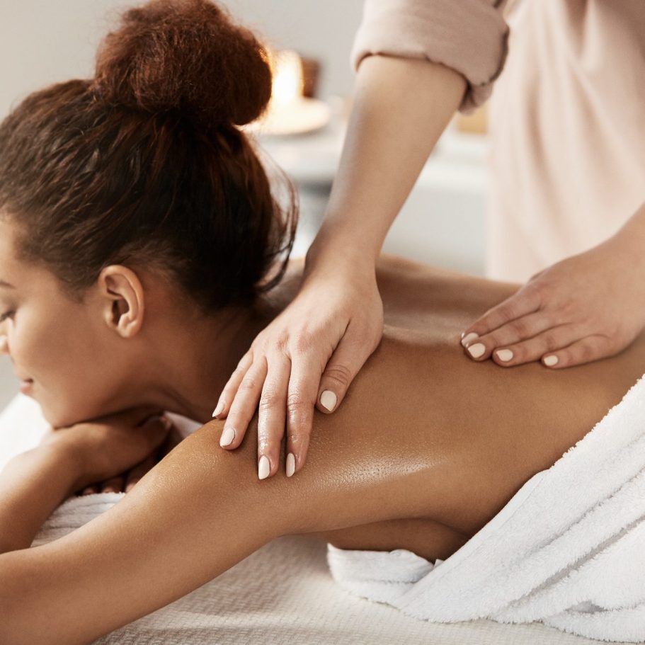Entspannung und Wohlbefinden mit warmen Ölen Entspannende Thai Full-Relax Öl Massage bei Wasana Thai Massage in Kelmis nahe Aachen